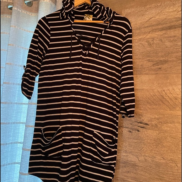 Lily Bleu Bleach stripped Tunic, size large - Picture 2 of 4